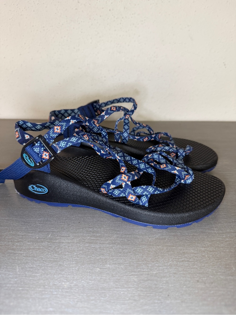 Chaco Z/Cloud X2 Women's 8 Hiking Outdoor Blue Pink Straps Sandals Size 8